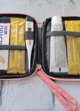 Аптечка міні travel essential first aid kit5 фото