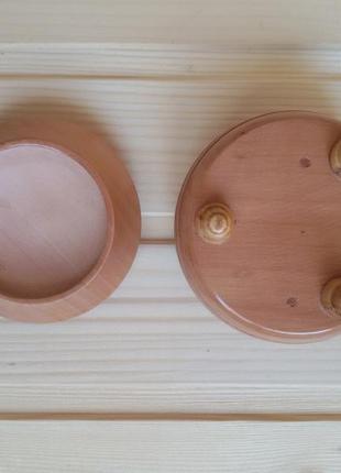 Кругла дерев'яна шкатулка рахва ручної роботи різьбленим орнамент4 фото