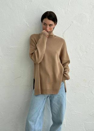 Оверсайз свитер с разрезами по бокам4 фото