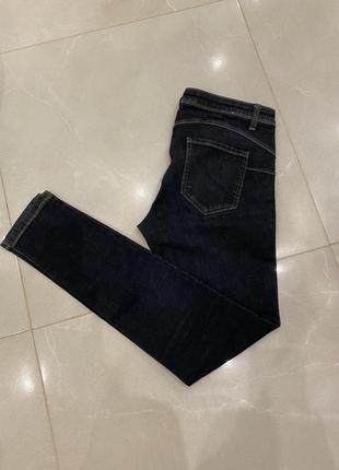 Темно синие скини джинсы