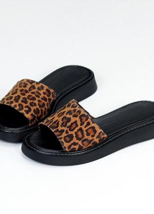 Шльопанці жіночі