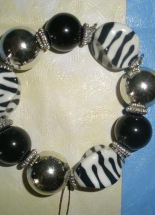 Новий,жіночий,гарний браслет з великих намистин,чорно-білий стиль1 фото