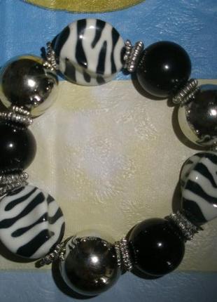 Новий,жіночий,гарний браслет з великих намистин,чорно-білий стиль2 фото