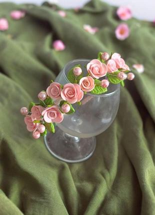 Обруч с розовыми розами и жемчугом2 фото