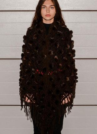 Коричнева хутряна в'язана накидка