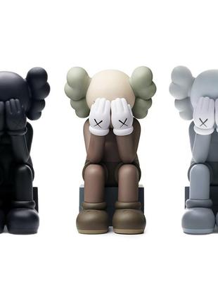 Коллекционные фигурки kaws passing through