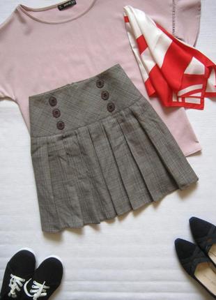 Весенняя / летняя юбка мини в клетку со складками спереди1 фото