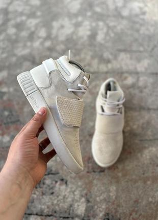 Кожаные кроссовки adidas tubular invader