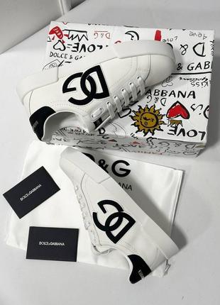 Белые кожаные кроссовки в стиле dolce gabbana