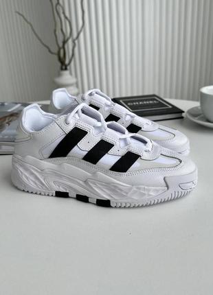Кросівки adidas