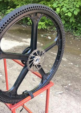 Велосипедні колесо з безкамерної покришкою 26 x 1,53 фото