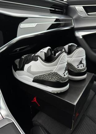 Мужские кроссовки nike air jordan legacy 312 low white black gr5 фото