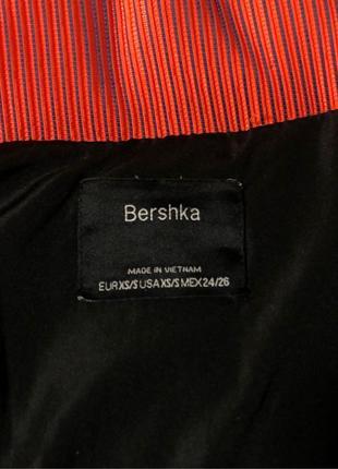 Куртка bershka коротка помаранчева з лінзовидною текстурою6 фото