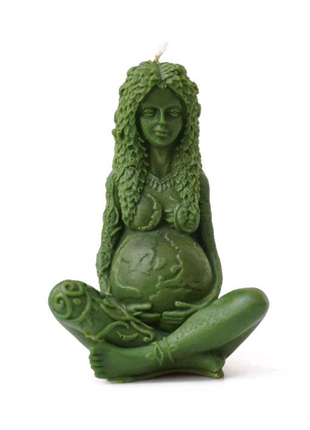 Свічка богиня землі "гайя" зелена 11*7,5*6см. з бджолиного воску