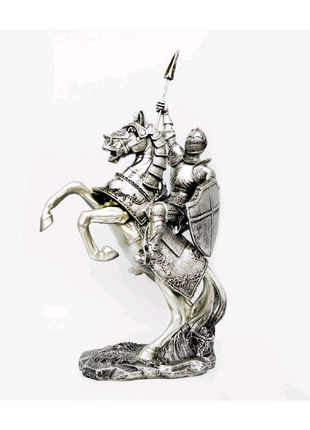 Статуетка лицар.