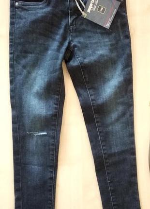Джинсы скинни