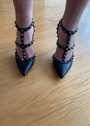 Туфлі valentino чорні1 фото