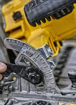 Пила дисковая циркулярная dewalt dwe576k 3