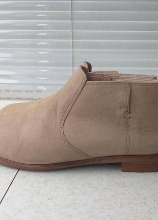 Чоботи clarks