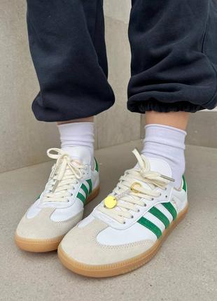 Жіночі кросівки топ🏜️