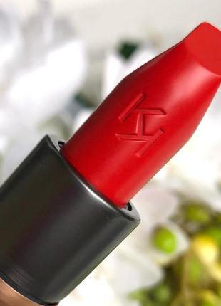 Оксамитова матова помада velvet passion matte lipstick