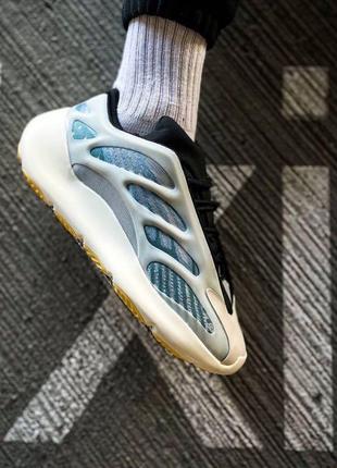 Кросівки чоловічі adidas yeezy 700 v3