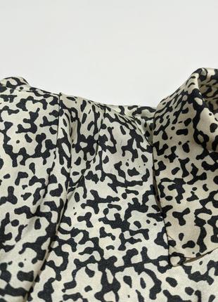 Принтованная блуза блузка со стойкими плечиками на длинный рукав животный анималистический принт черно белая7 фото