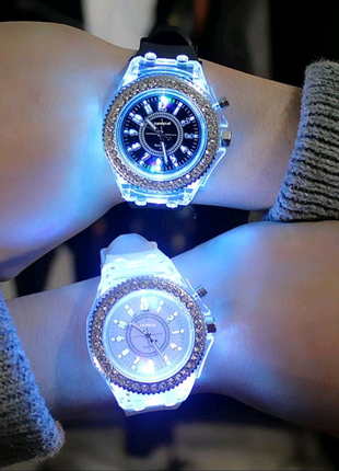 Жіночі світлодіодні наручні годинники.1 фото