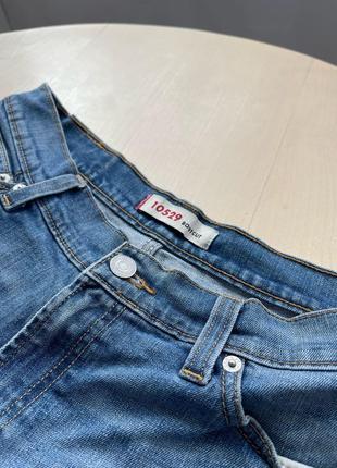 Levi's