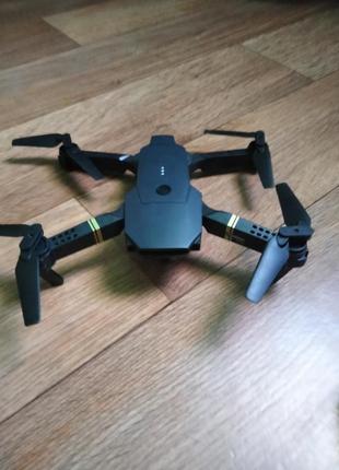 Квадрокоптер із камерою eachine є58.