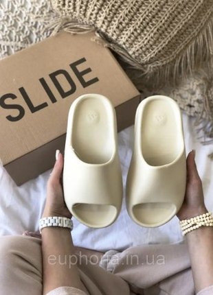 Тапки женские adidas yeezy slide bone, бежевые