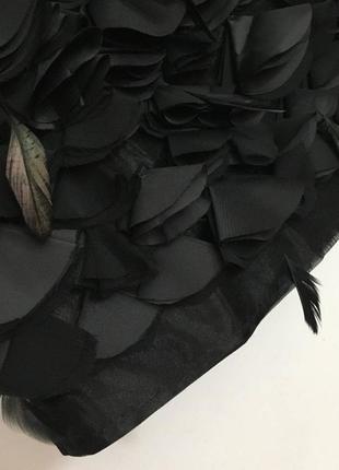 Юбка черная с цветами и перьями5 фото