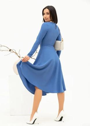 Темно-голубое классическое платье с расклешенным низом размер l