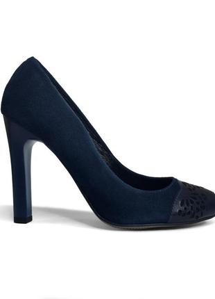 Замшеві темно-сині жіночі туфлі на середньому-високому каблуці