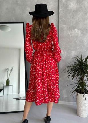 Красное платье с рюшами и воланом, софт, повседневный4 фото