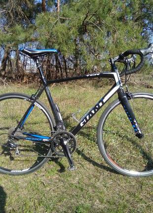 Шоссер giant tcr на shimano 105. шосейний велосипед. вага 8.8 кг