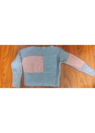 Женский свитер ручной вязки
