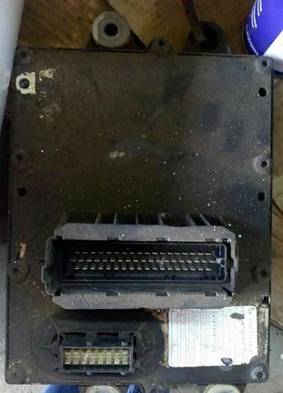 Блок управління двигуна mercedes a0004467240 4.3
