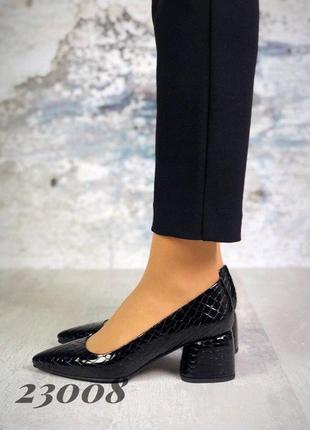 Жіночі туфлі мері чорні з нат. лакової шкіри з тисненням 230085 фото
