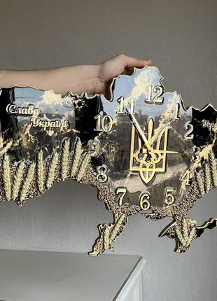 Часы настенные из эпоксидной смолы "карта украины" 40x25 см