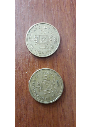 Монети нідерланди. 2 гульдени.2005 і 2006 рр ..3 фото