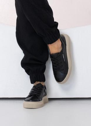 Чорні кеди з високою підошвою і перфорацією, чорний, 36