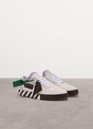 Off-white vulcanized sneakers