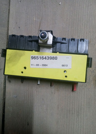 Блок запобіжників сітроен берлінго