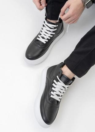 Черно-белые демисезонные ботинки в спортивном стиле, кожа/байка, повседневный2 фото