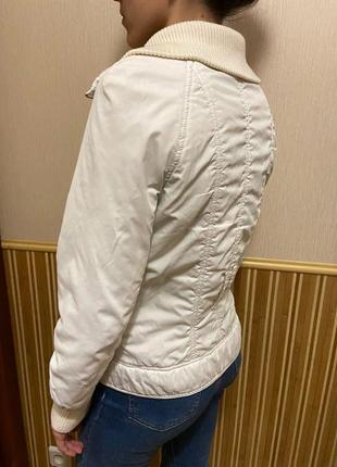 Жіноча курточка біла3 фото