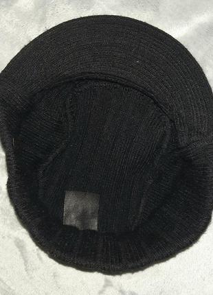 Шапка с козырьком, черная, теплая, машинная вязка, 57-60р.3 фото