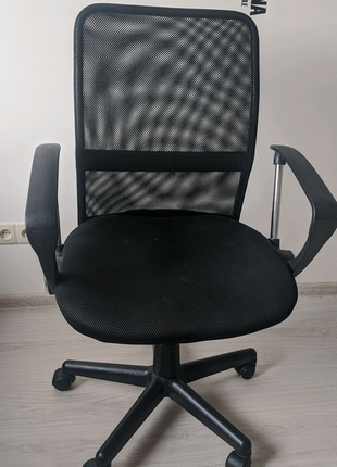 Офісне крісло dalmose чорне