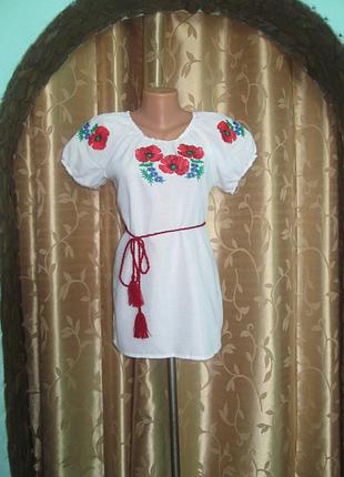 Вишиванка маки