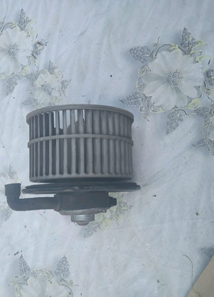 Моторчик печки тойота карина 2, корола, корона.